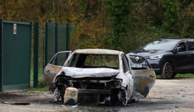 Prantsusmaal vigastas autoga rahva sekka sõitnud mees 10 inimest | Välismaa