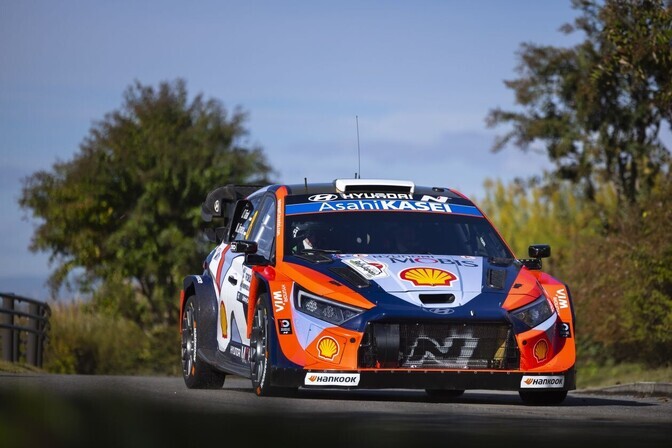 Jaapani ralli avakatse võitis Rovanperä, aga Tänak on soomlase kannul | Autoralli