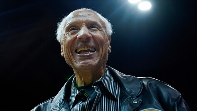 Suri nii mängija kui treenerina korvpalli kuulsuste halli valitud Wilkens | Korvpall