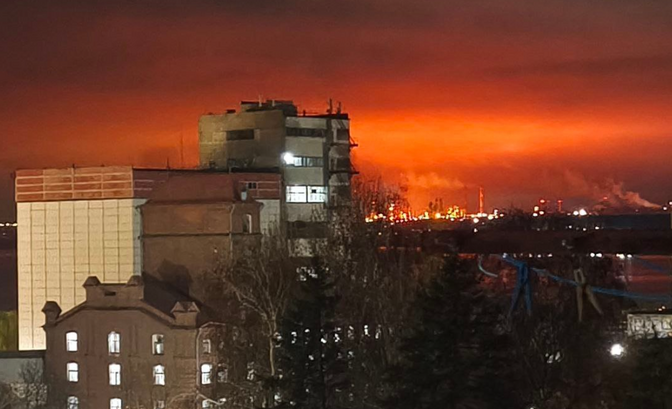 Ukraina süütas droonirünnakuga Saraatovi naftatöötlemistehase | Välismaa