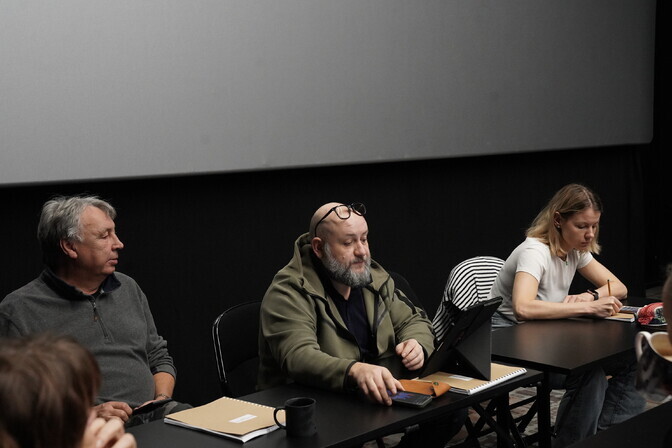 Pildid: Rakvere teatris algasid lavastuse "Kramer Krameri vastu" proovid | Teater