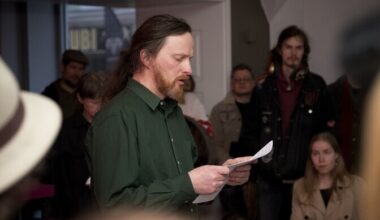 Mehis Heinsaar avaldas novellikogu "Eesti keelde sukelduja" | Kirjandus