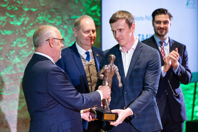 Aasta põllumeheks valiti Tartumaa mesinik Taavi Tull | Majandus