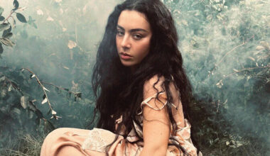 Uue muusika reede: Charli XCX, Florian Wahl, Robyn, Sadu | Uue muusika reede