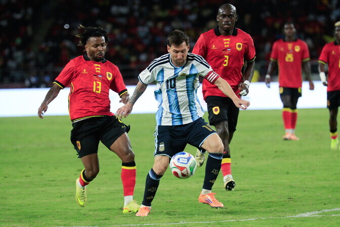 Messi ja Martinez vormistasid Aafrikas Argentinale võidu | Jalgpall