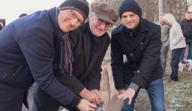 Galerii: lauluväljakul avati Heino Kaljuste nimeline mälestuspink | Muusika