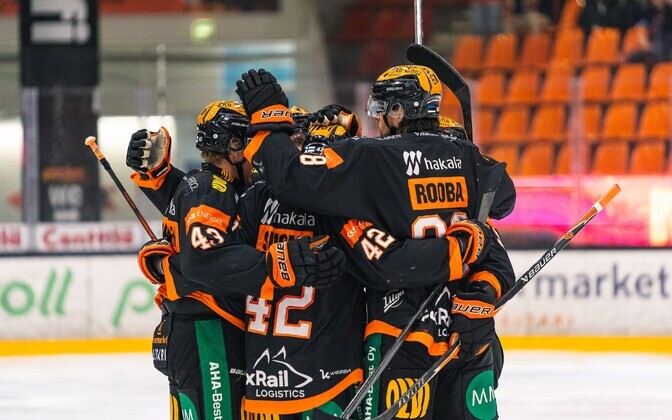 Rooba viskas KooKoo võidumängus värava | Jäähoki