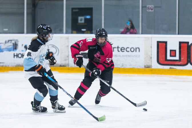 Naiste hokiliigas peeti väravarohke nädalavahetus | Jäähoki