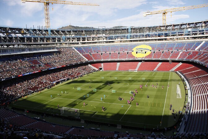 Barcelona naaseb pika pausi järel Camp Nou staadionile | Jalgpall
