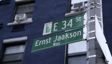 Galerii: välisminister avas New Yorgis Ernst Jaaksoni nime kandva tänavaosa | Eesti