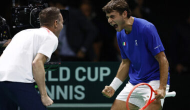 Tiitlikaitsja Itaalia marssis Davis Cupi finaalturniiril poolfinaali | Tennis