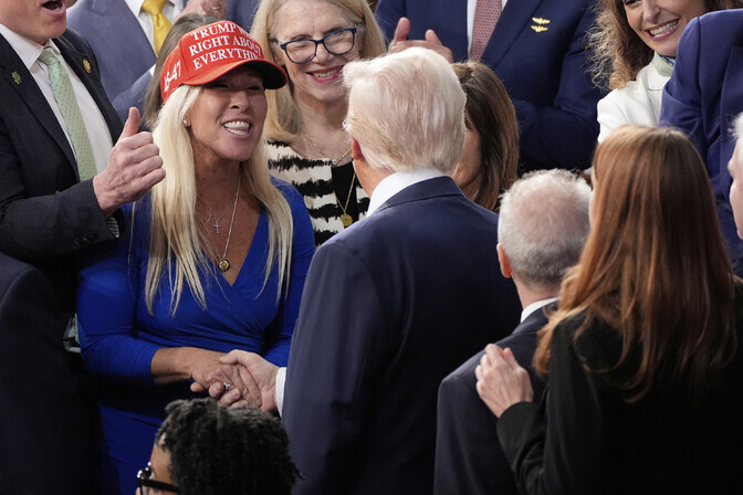 USA Esindajatekoja liige Marjorie Greene astub pärast tüli Trumpiga tagasi | Välismaa