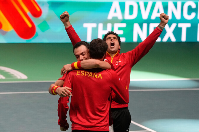 Pingelise paarismängu võitnud Hispaania tagas finaalikoha | Tennis