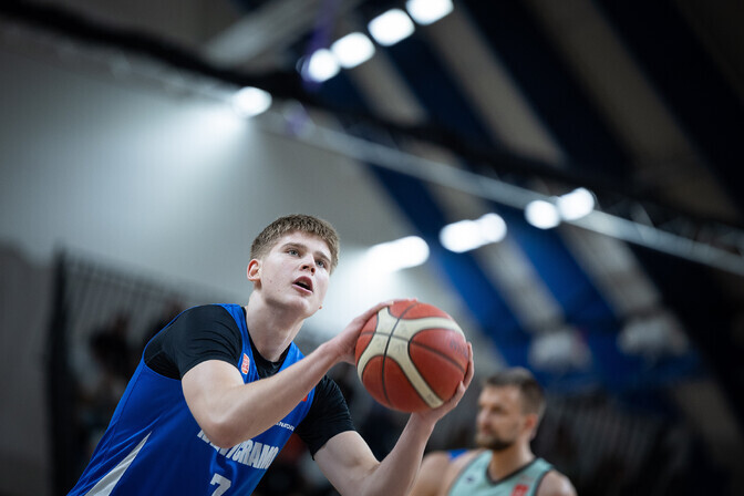 Vaaksi külmaverelised kolmesed aitasid Providence'i võidule | Korvpall