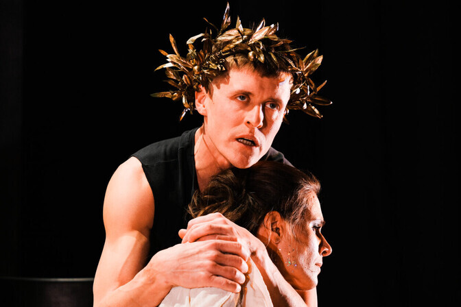 Toompere lavastusest "Caligula": aeg oli selle materjali lavale toomiseks jälle küps | Teater
