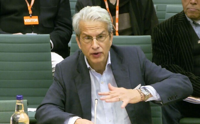 BBC ei ole institutsiooniliselt kallutatud, ütles kriitilise raporti autor | Välismaa