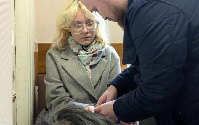 Venemaal võimu-kriitiliste laulude eest karistatud noored põgenesid riigist | Välismaa