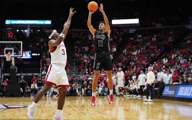Kriisa aitas oma kooli järjekordse koduvõiduni | Korvpall
