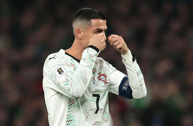 FIFA halastas MM-i eel puhaste paberitega Ronaldole | Jalgpall