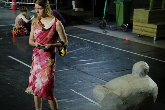 Von Krahlis esietendub Juhan Ulfsaki lavastus protesti võimalikkusest ja võimatusest | Teater