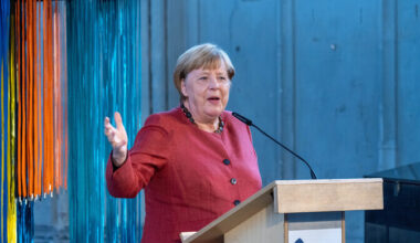 Merkeli sõnul ta ei süüdista sõja puhkemises Poolat ja Baltimaid | Välismaa