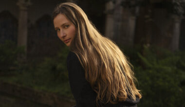 Sõltumatu Tantsu Laval esineb Kanada-Eesti muusik Kara-Lis Coverdale | Muusika