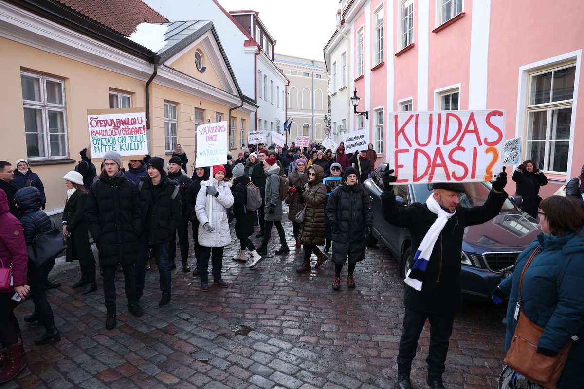 Haridusorganisatsioonid: osa õpetajaid võib hakata saama palka alla 1000 euro kuus