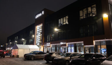 Tartus Lõõtsa ärikvartalis valminud esimeses hoones avas uksed mitu sisustus- ja mööblisalongi – Ehitusleht