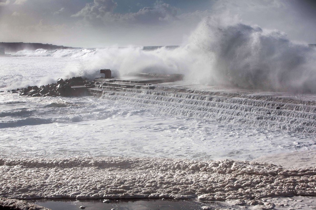 Kanaari saari tabas tugev torm, Tenerifel teatatakse hukkunutest
