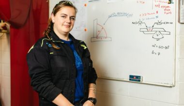 Juuksur õppis ümber keevitajaks ja julgustab teisigi. Oskustöölisi napib üha tõsisemalt