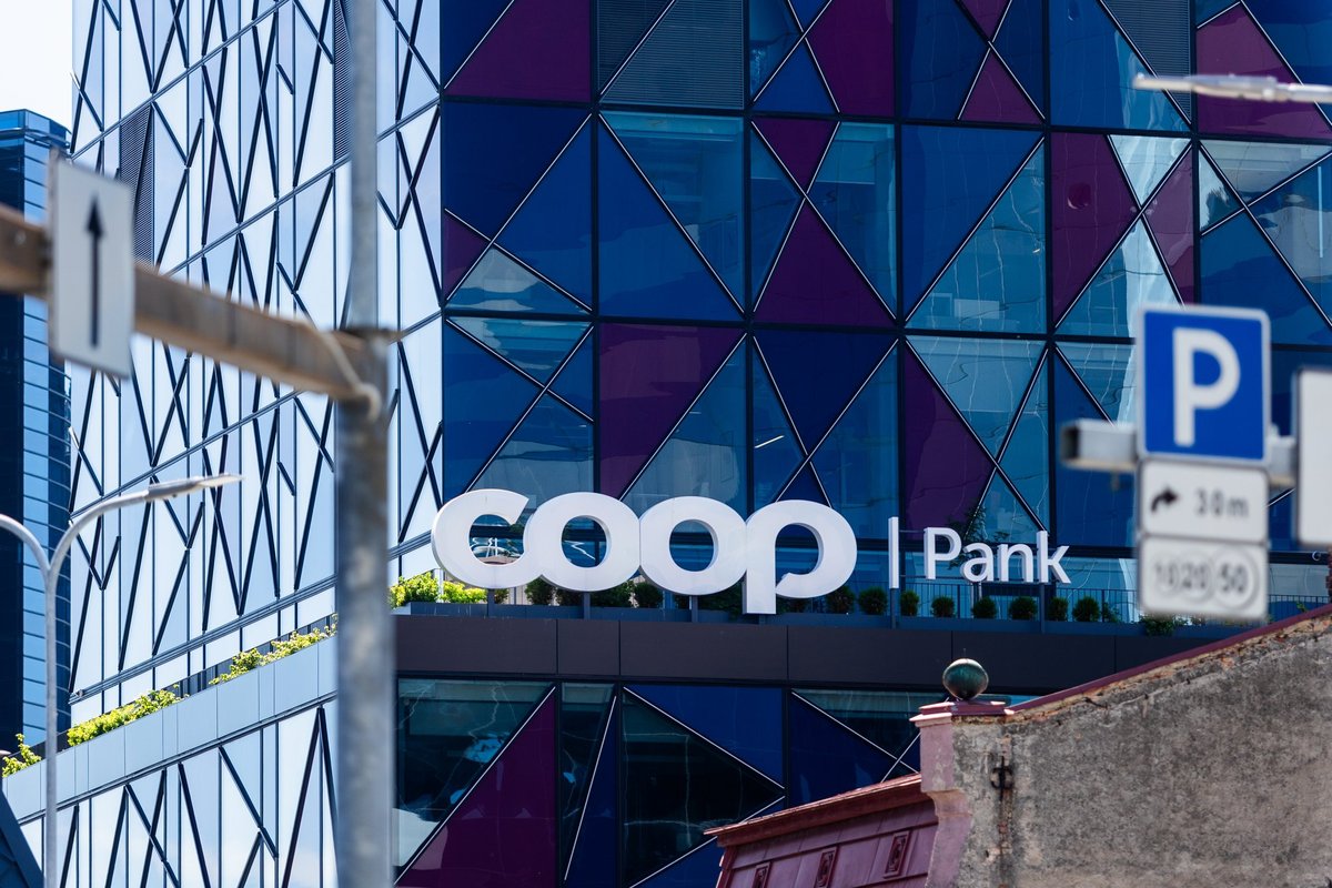 Kingitus sõbrale tõi ootamatu peavalu. Coop Pank peatas ülekande ja klient jäi panga nõudmistega hätta