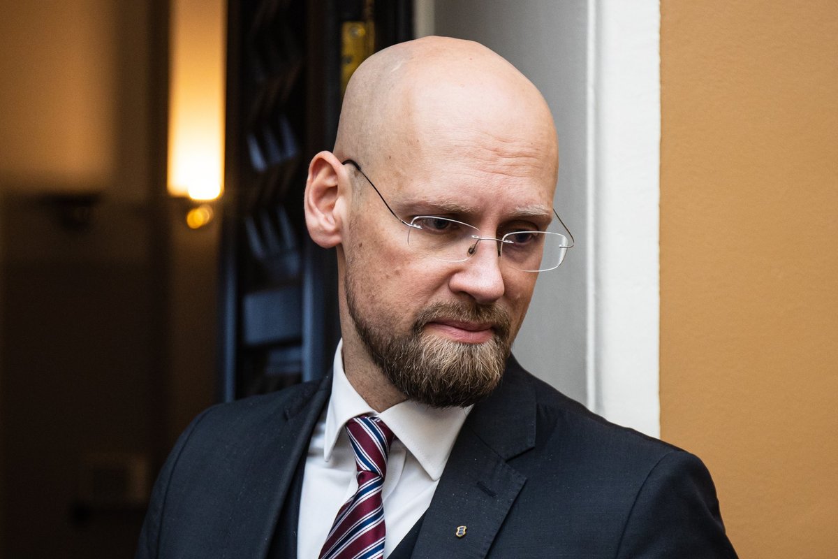 Riigikogu saadiku Varro Vooglaiu sõnul oleks tervendav, kui NATO Balti riikidest lahkuks. Michal: pagana mage jutt