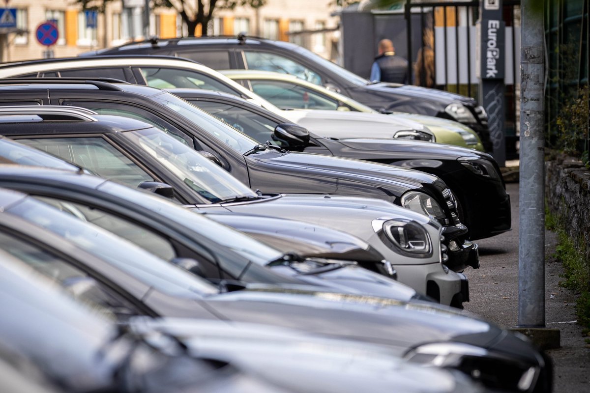 Ostupaanika Venemaal. Uute autode hinnad kerkivad rekordilise kiirusega