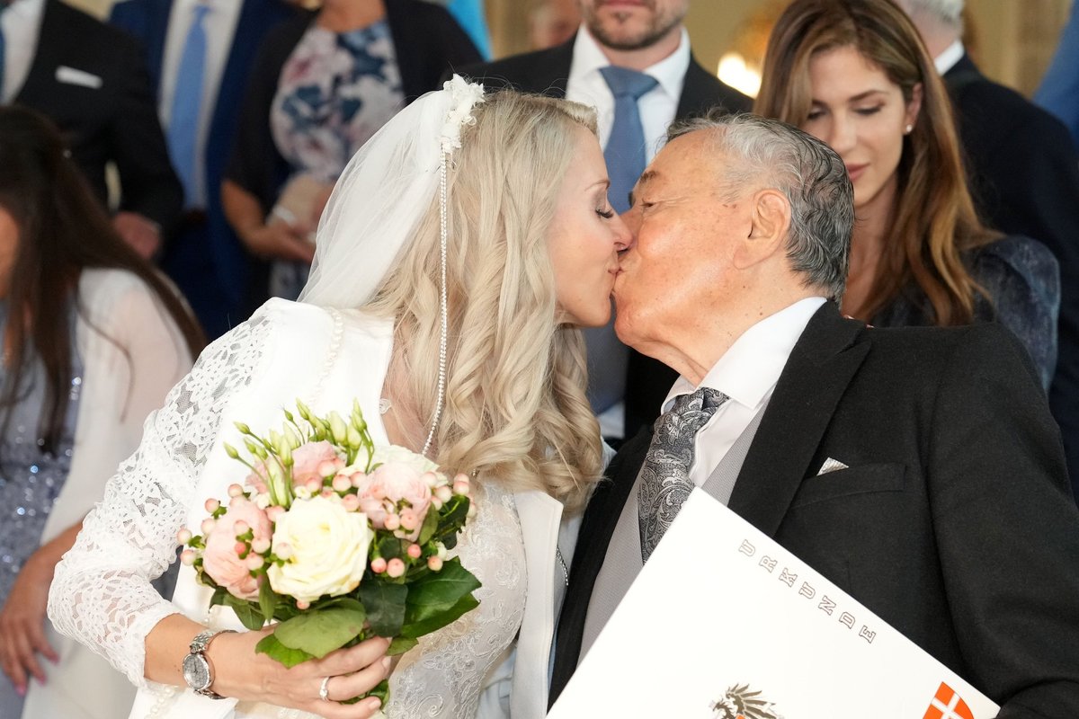 Sõda Austria miljardäri vara pärast. Lahkunust poole nooremat leske üritatakse häärberist välja visata