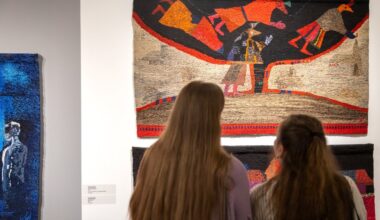 FOTOD | Uue kunsti muuseumis näeb nimekate tekstiilikunstnike piltvaipu