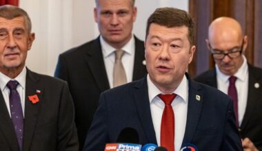 Tšehhi parlamendi uus paremäärmuslasest esimees võttis esimese asjana maha Ukraina lipu