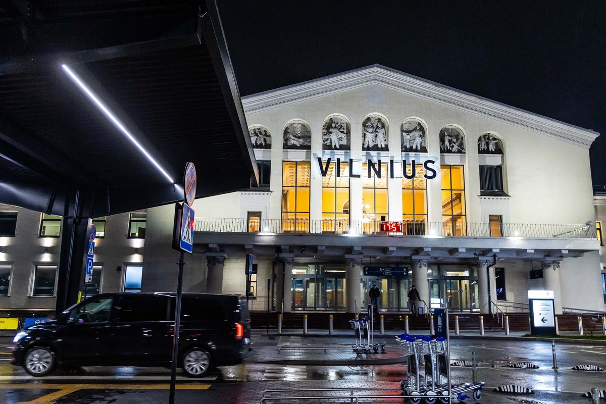 Õhupallide tõttu suleti taas Vilniuse lennuväli. Leedu valitsust süüdistatakse Valgevene piiri enneaegses avamises