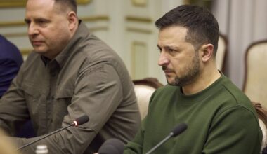 Ukrajinska Pravda: Zelenskõi andis mõista, et tema meeskonnas korruptsiooniskandaali tõttu vallandamisi ei tule