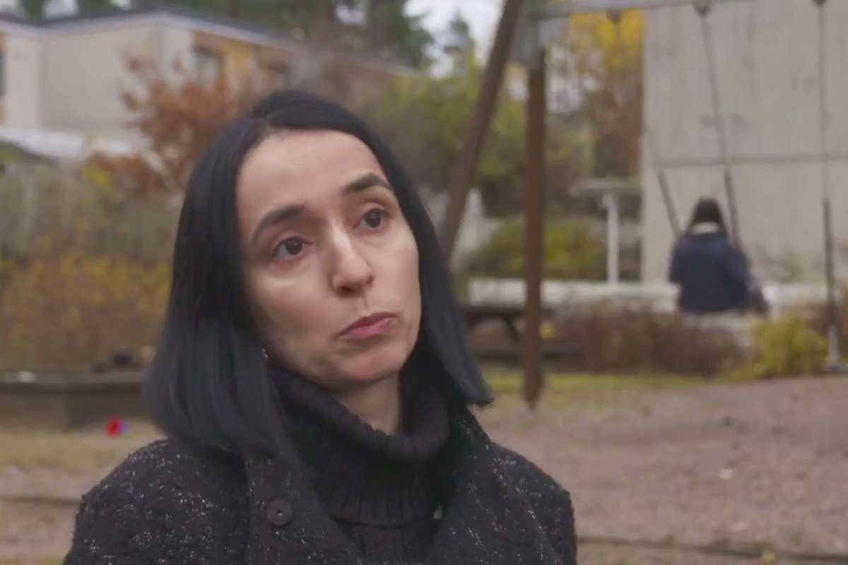 Soomes kästi ukraina tüdrukul koolis vene laulu laulda