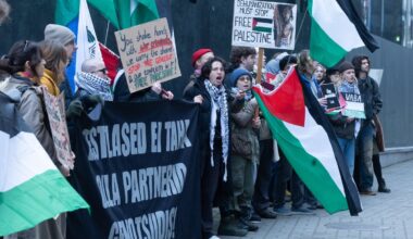 FOTOD | „Ei taha olla partnerid genotsiidis!“ Iisraeli saatkonna ees avaldati meelt Palestiina toetuseks