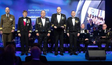 Kaitseväe aasta ohvitser on kolonelleitnant Lauri Teppo, aasta allohvitser Aaron Lee Baum