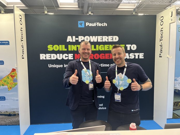 Mikk Plakk Paul-Tech OÜst (vasakul) on tulnud Hannoveri otsima koostööpartnereid üle maailma. Temaga on kaasas esindaja ja koostööpartner Inglismaalt. 