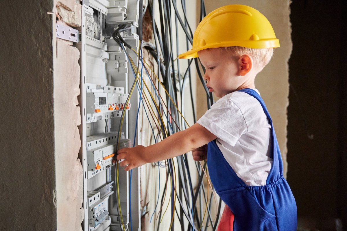 7aastane laps võib uue seaduse jõustumisel töötada 5–6 tundi päevas koolivälisel päeval ja 30 tundi nädalas vaheajal - Eesti Ekspress