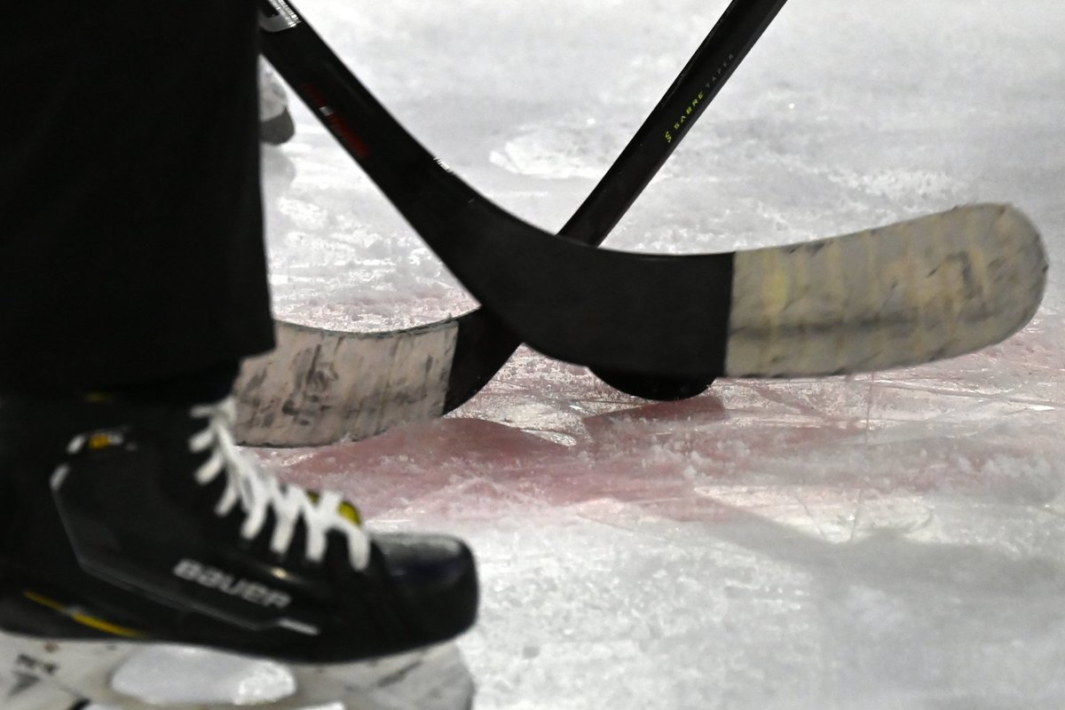 Leedus suri hokitreeningu ajal 13-aastane poiss