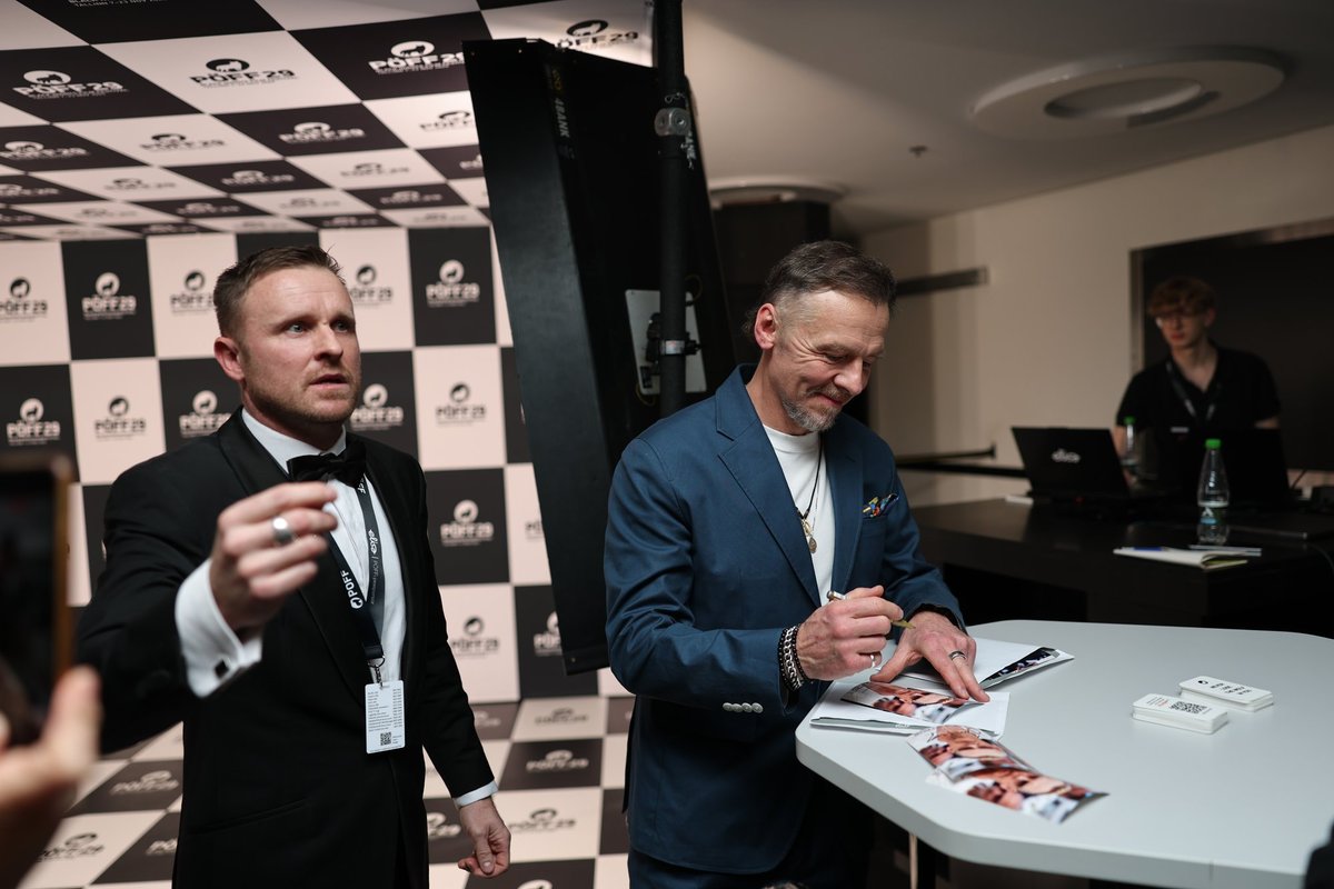 OTSE PÖFF-ilt | Vaata filmikülalisi mustal vaibal! - Eesti Päevaleht