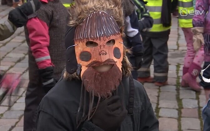 Keelesäuts. Martidele kakku, kadridele villu | Kirjandus