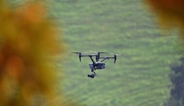 Tundmatu droon valas Rootsis värviga üle Vene diplomaatide villa