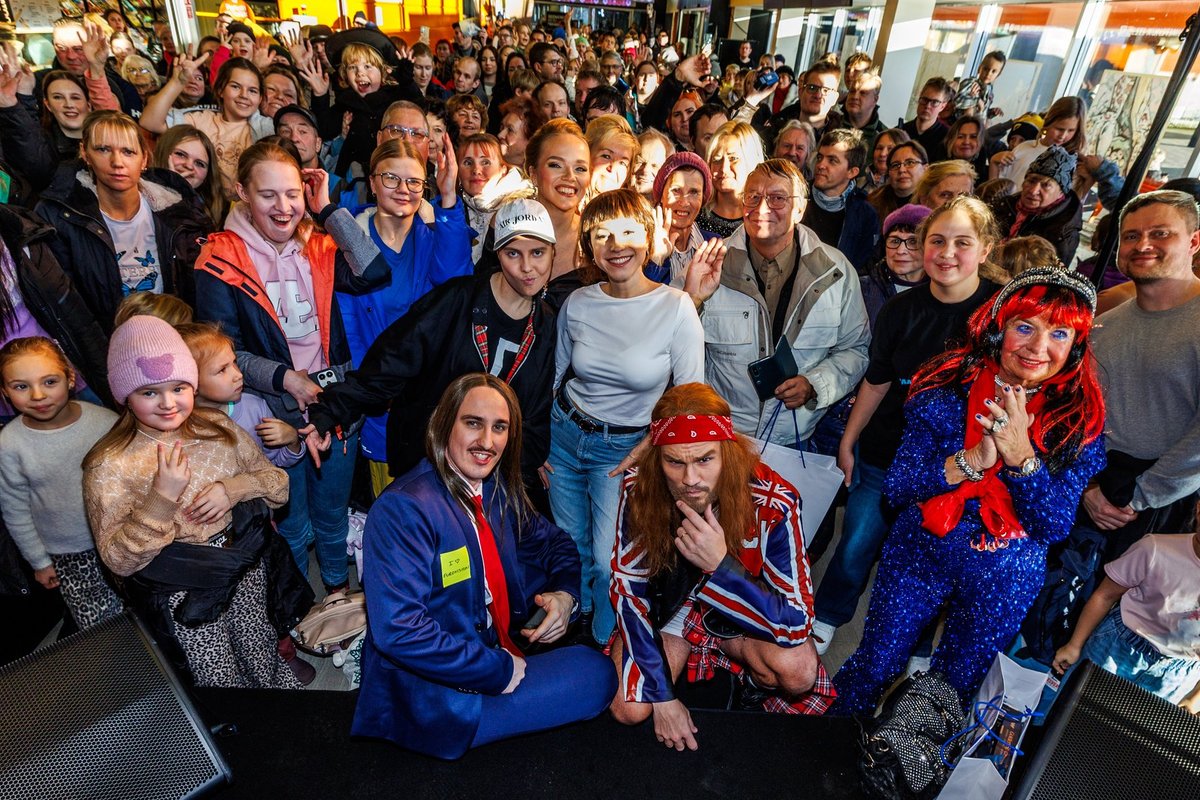 FOTOD | Tõeline rahvamass! „Su nägu kõlab tuttavalt“ fännipäev täitis bussijaama suure meluga