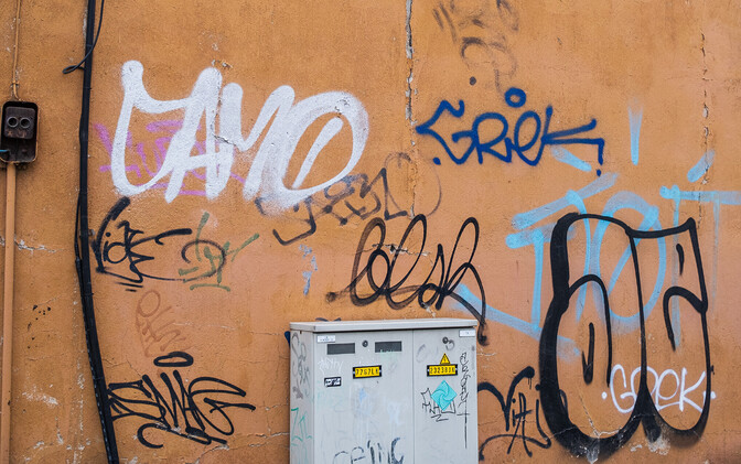 Tallinna majaomanikud on hädas majaseinte sodijatega | Eesti