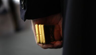 Šveitslased kinkisid Trumpile Rolexi lauakella ja kullakangi. Tollimaks vähenes üle kahe korra